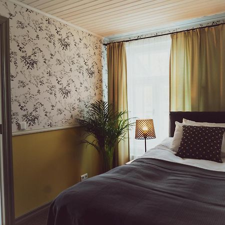 Vanalinna Boutique Hotel กูรัซซาเร ภายนอก รูปภาพ