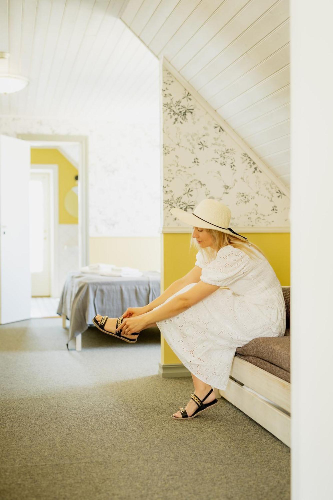 Vanalinna Boutique Hotel กูรัซซาเร ภายนอก รูปภาพ
