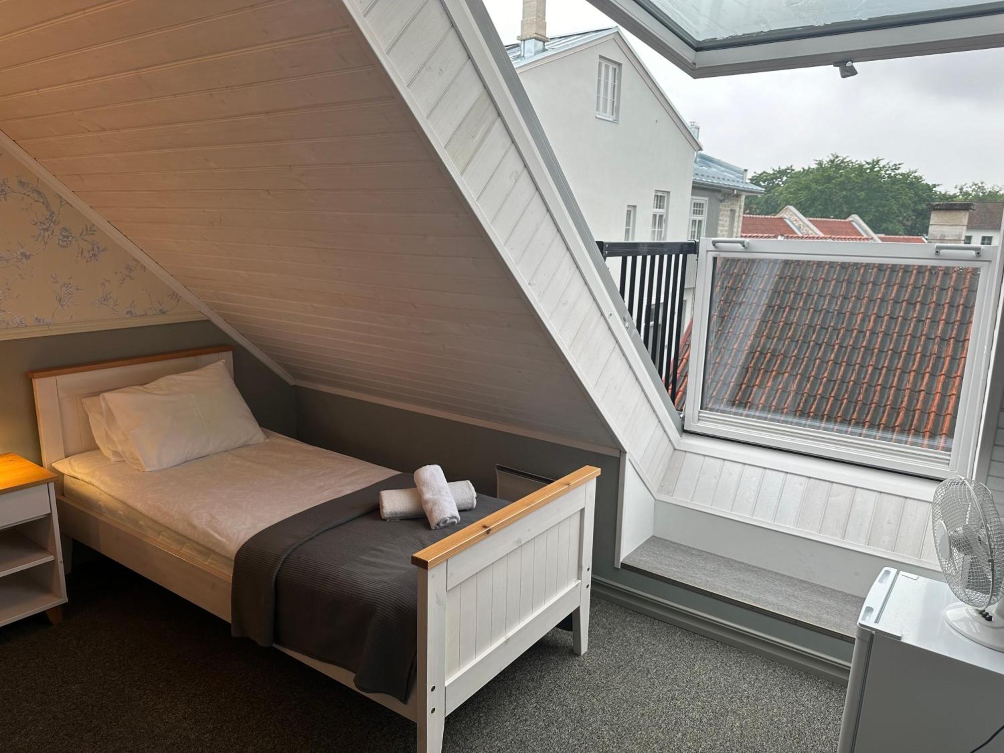 Vanalinna Boutique Hotel กูรัซซาเร ภายนอก รูปภาพ