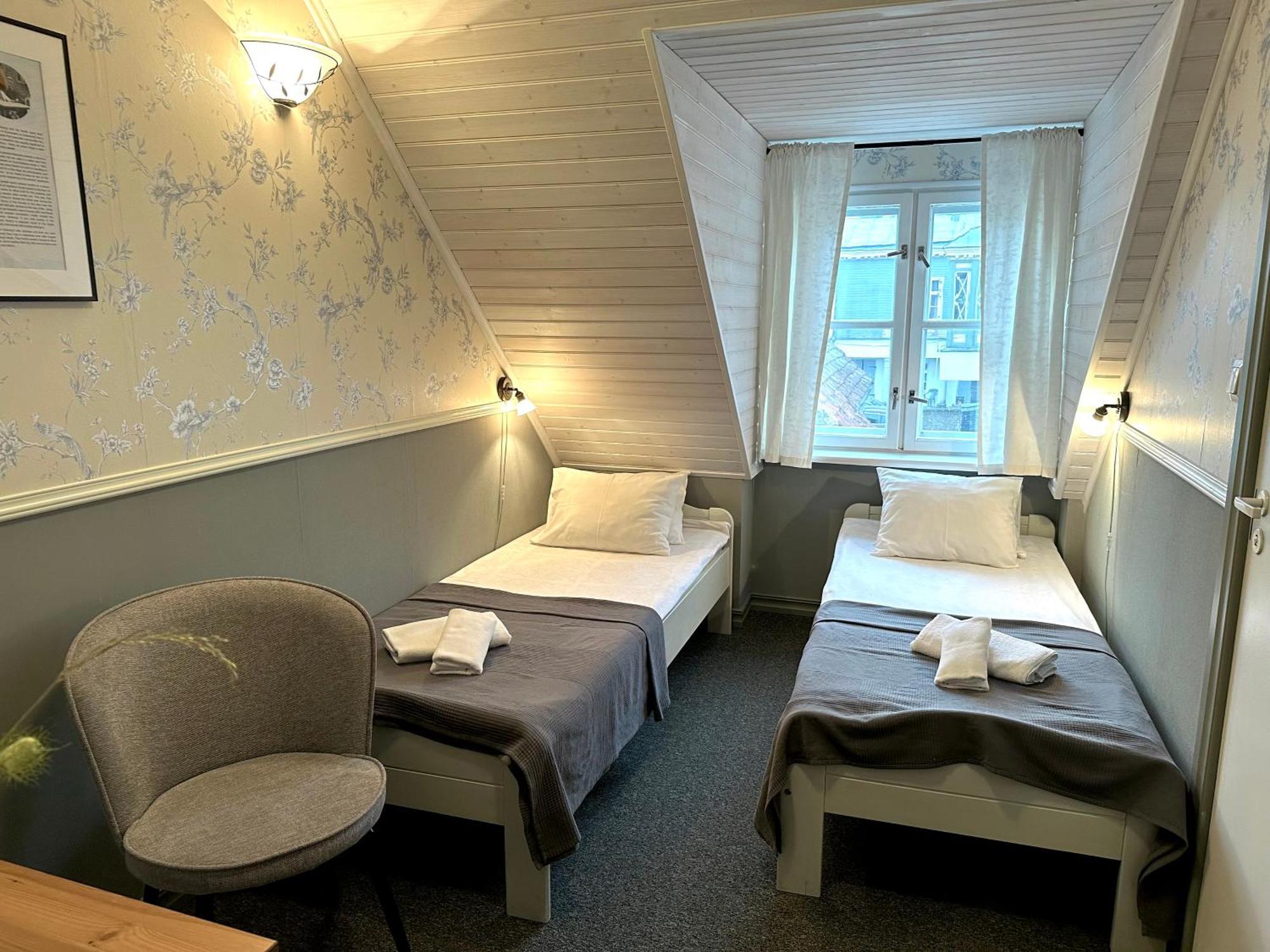 Vanalinna Boutique Hotel กูรัซซาเร ภายนอก รูปภาพ