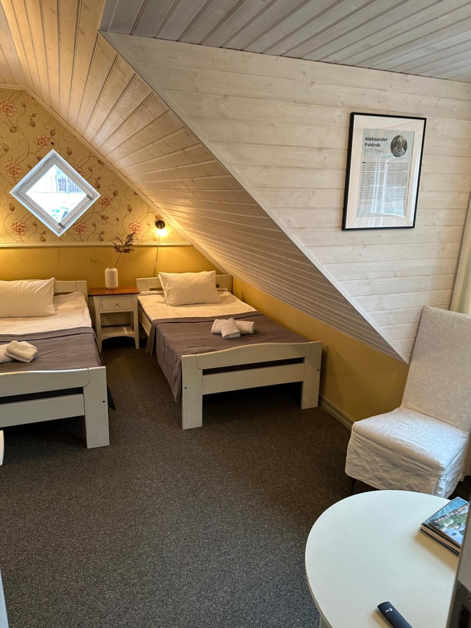 Vanalinna Boutique Hotel กูรัซซาเร ภายนอก รูปภาพ