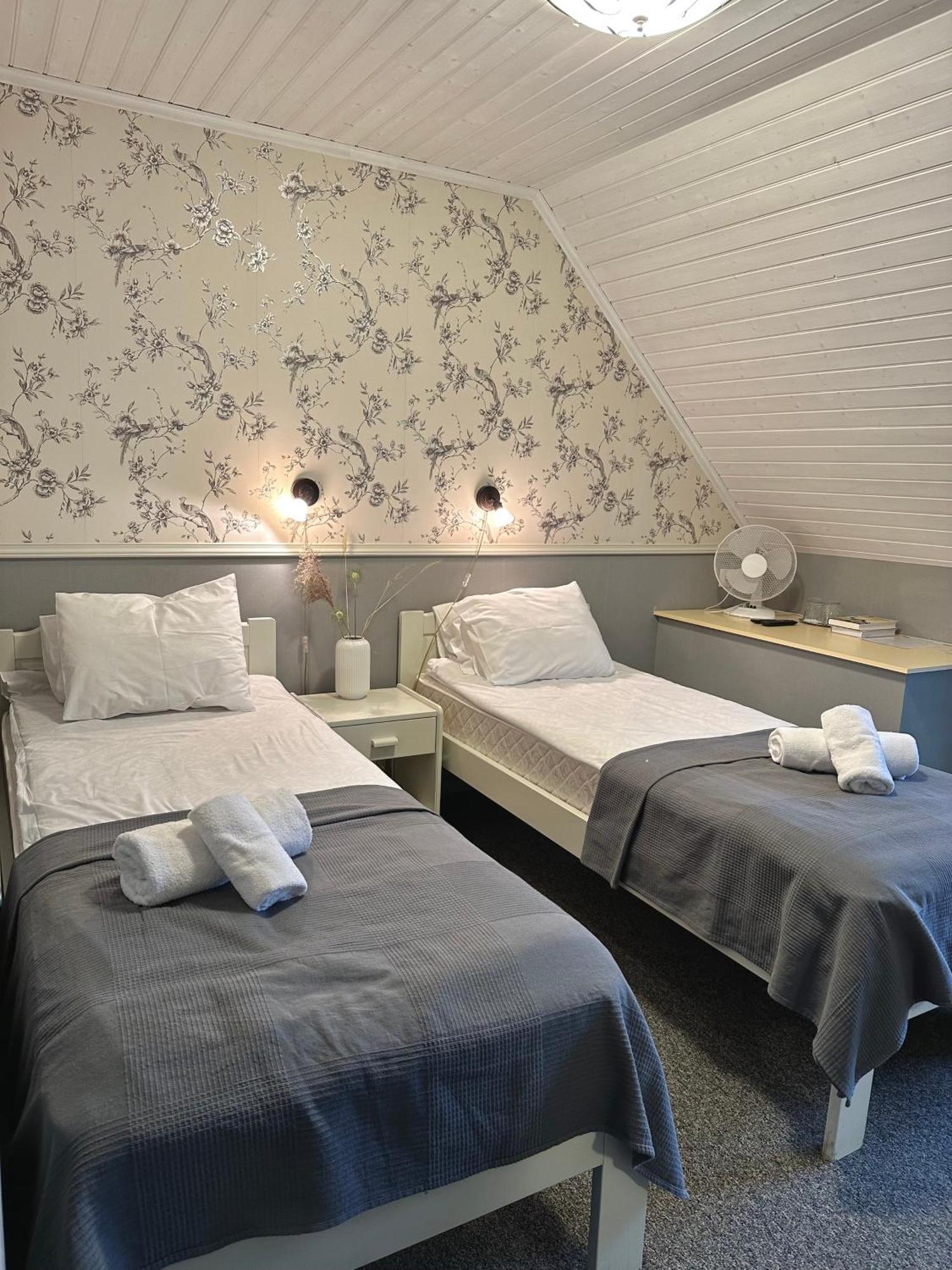 Vanalinna Boutique Hotel กูรัซซาเร ภายนอก รูปภาพ
